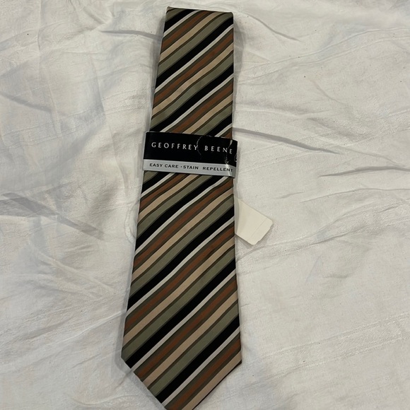 NWT Geoffrey Beene Striped Fall Colored Silk Tie - Picture 1 of 5